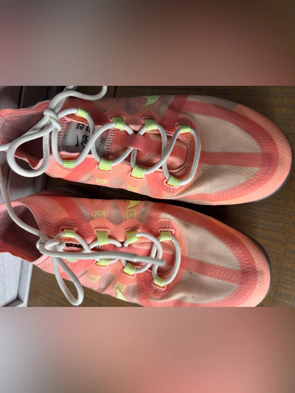 Nike Air VaporMax 2019 Pink Tint Barely Volt Neon Running Shoes Women’s Size 7